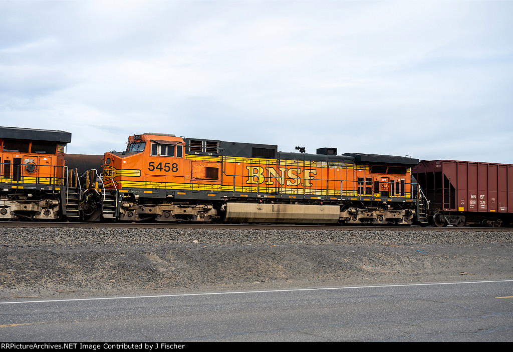 BNSF 5458